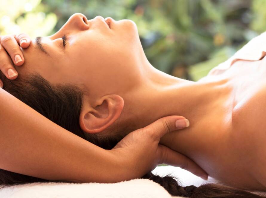 Therapeutic massage benefits, pain relief with therapeutic massage, reducing stress with massage, massage for muscle tension, improving circulation with massage, therapeutic massage for relaxation, benefits of massage therapy, massage for chronic pain relief